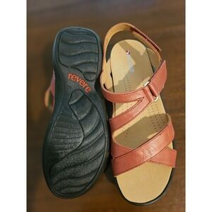 Revere Zanzibar Women's Comfort Sandal‎ Sizer 11 M Ruby Hook Loop